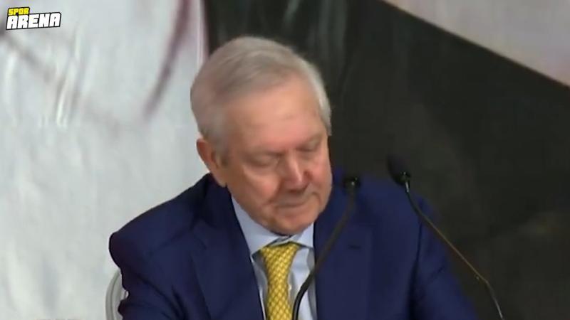 Fenerbahçe Başkan Adayı Aziz Yıldırım'ın gözleri doldu