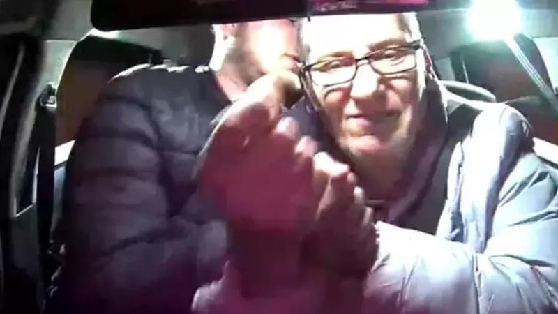 Dehşet anları kamerada: Bindiği taksiciyi bıçaklayarak gasp etmeye çalıştı