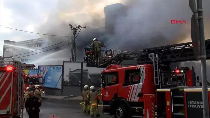 Sancaktepe'de iş merkezinde yangın