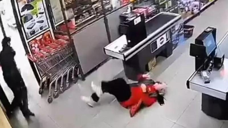 Bayrampaşa’da market çalışanını darbeden şüpheli yakalandı