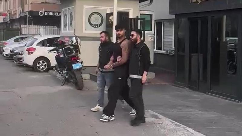 "Lvbel C5" lakaplı rapçinin adliyeye sevk edildiği anlara ait görüntüler ortaya çıktı