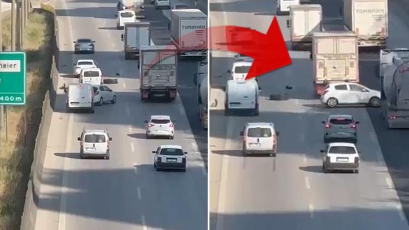Adana'da TIR’ın tekerinden kopan lastik kaplaması, zincirleme kazaya neden oldu