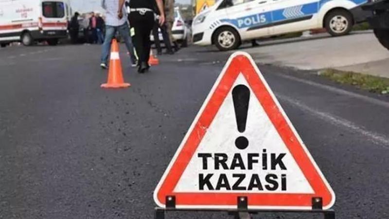 Manisa’da otomobilin çarptığı motosikletin sürücüsü ve eşi feci kazada hayatını kaybetti