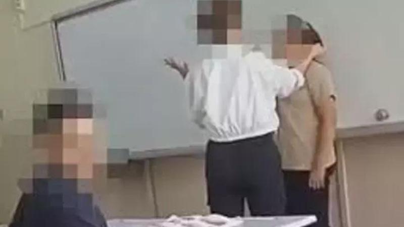 Pendik'te öğretmenin tahtaya kaldırdığı öğrencisine fiziksel ve sözlü şiddeti kamerada