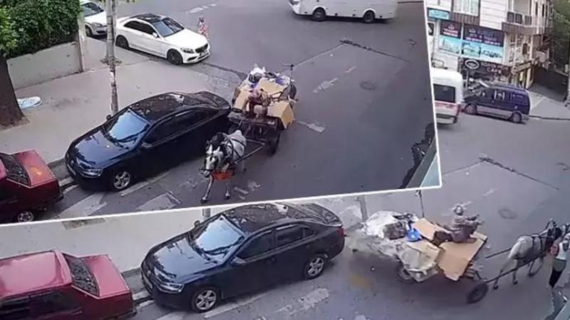Esenyurt’ta at arabası otomobile böyle çarptı