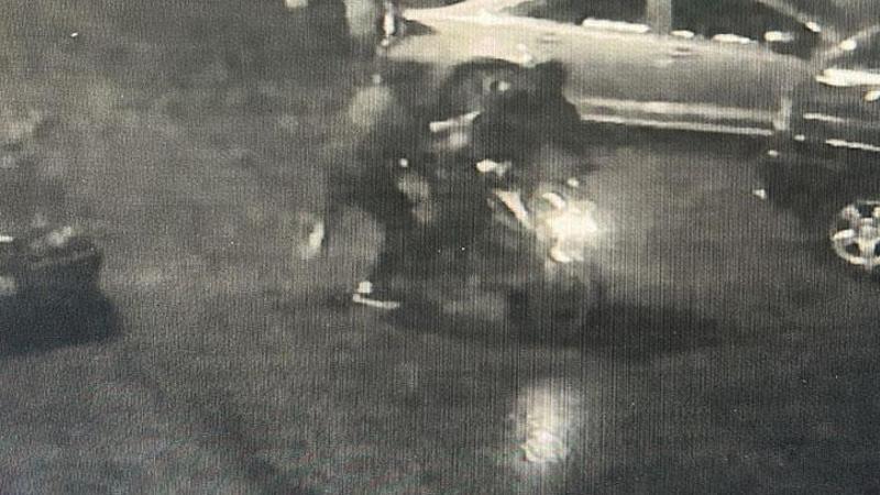 Kağıthane'de eğlence mekanına el bombalı saldırı kamerada