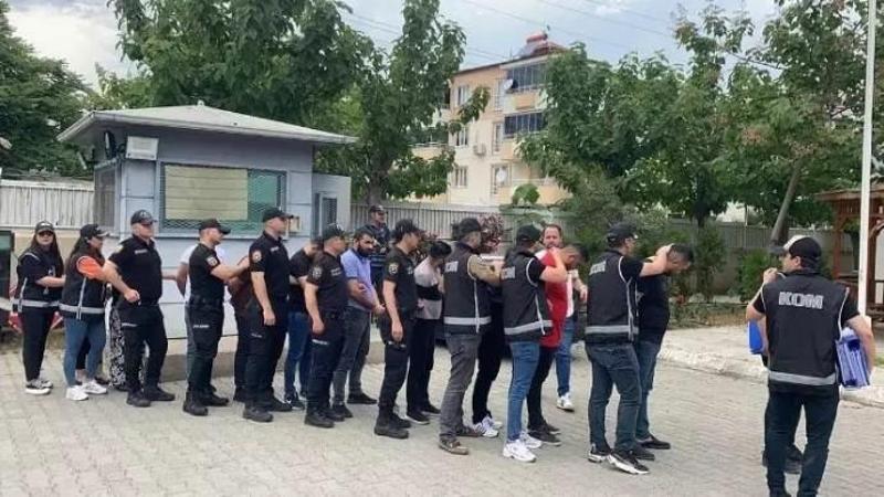 Fuhuş, rüşvet ve insan ticareti operasyonunda yakalanan 10 şüpheli adliyede