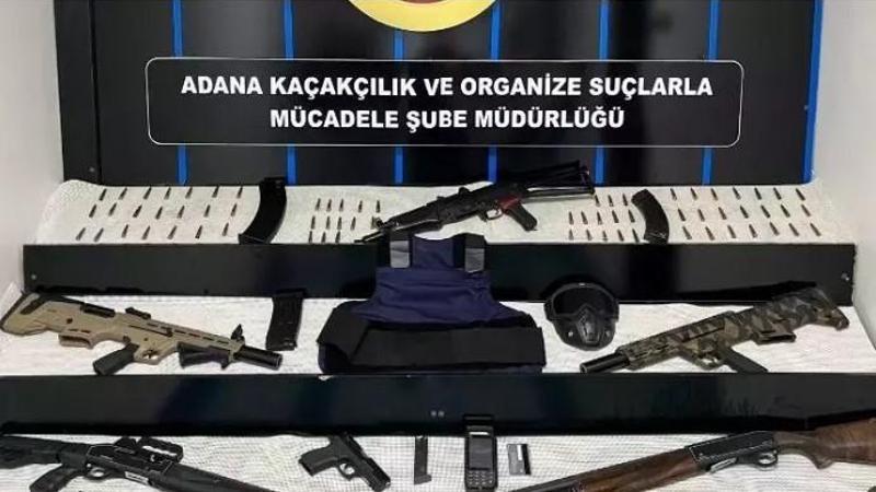 Adana'da EYP ile biri kalaşnikof 6 silah ele geçirildi: 2 tutuklama