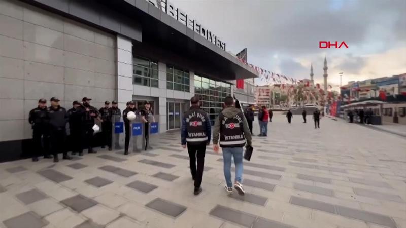 İstanbul’daki yolsuzluk soruşturmalarında, aralarında belediye başkanlarının da olduğu çok sayıda gözaltı