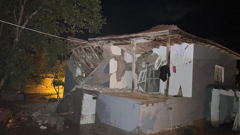 Kırşehir’de sel nedeniyle 1 ev yıkıldı, 3 ev ağır hasar gördü