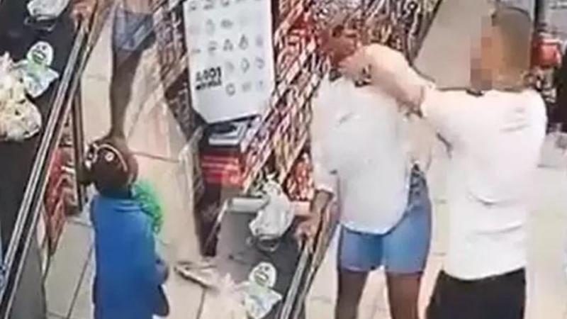Esenyurt’ta bir kişi, kasa sırasında tartıştığı kadına böyle saldırdı