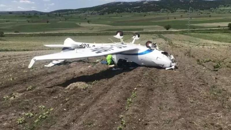 Bilecik'te eğitim uçağı zorunlu iniş yaptı