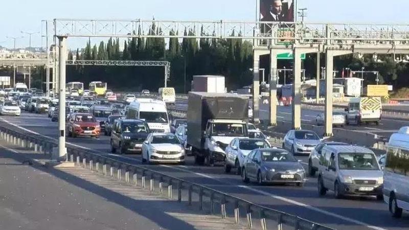 TEM Otoyolu'nda erken saatlerde yoğunluk oluştu