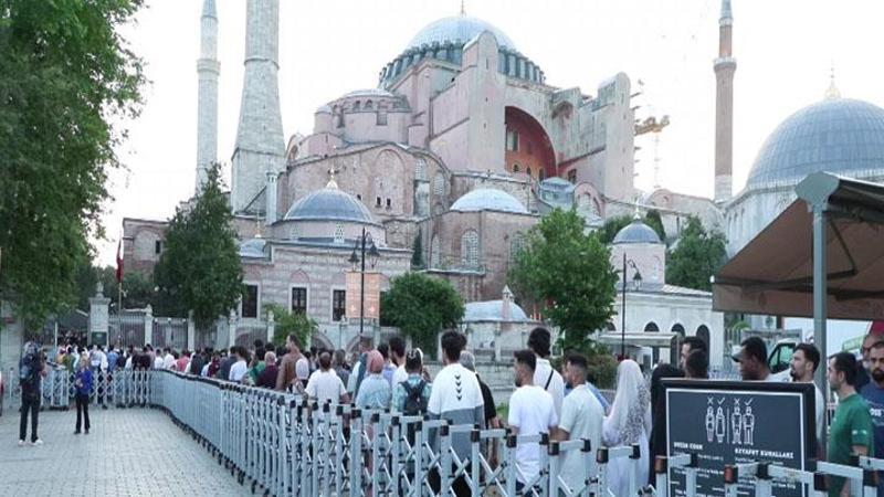 Ayasofya’da bayram namazını kıldılar