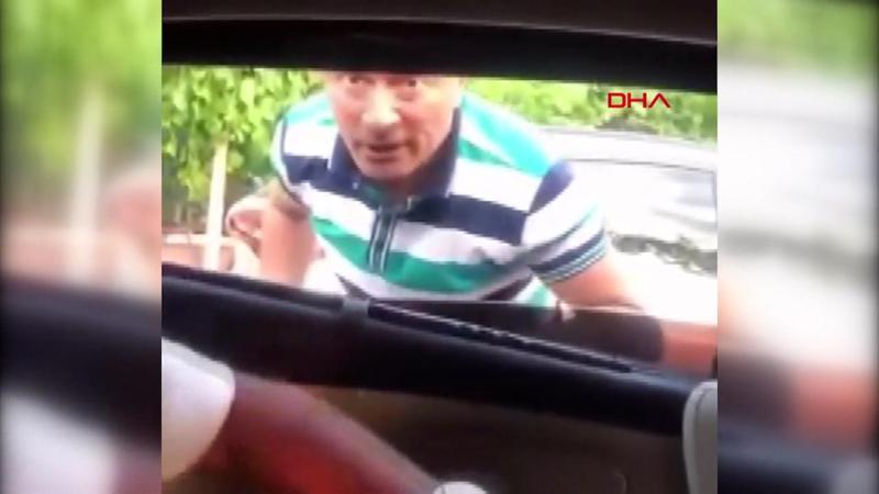 Resmen gözü döndü, her anı korku dolu! Ankara'da baltalı tehdit saniye saniye kamerada