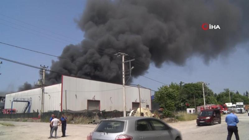 Kocaeli’de boya tesisinde yangın