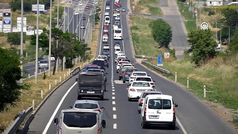 Tekirdağ-İstanbul yolunda bayram tatilinden dönüş yoğunluğu başladı