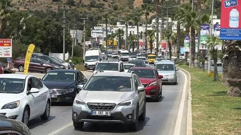 Bayram tatilinden dönenler Anadolu Otoyolu’nun Kocaeli kesiminde yoğunluk oluşturuyor