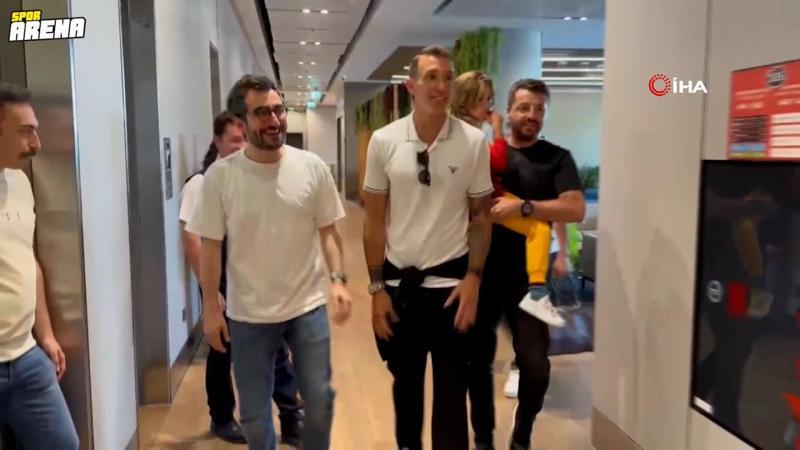 Fernando Muslera, Türkiye'den ayrıldı