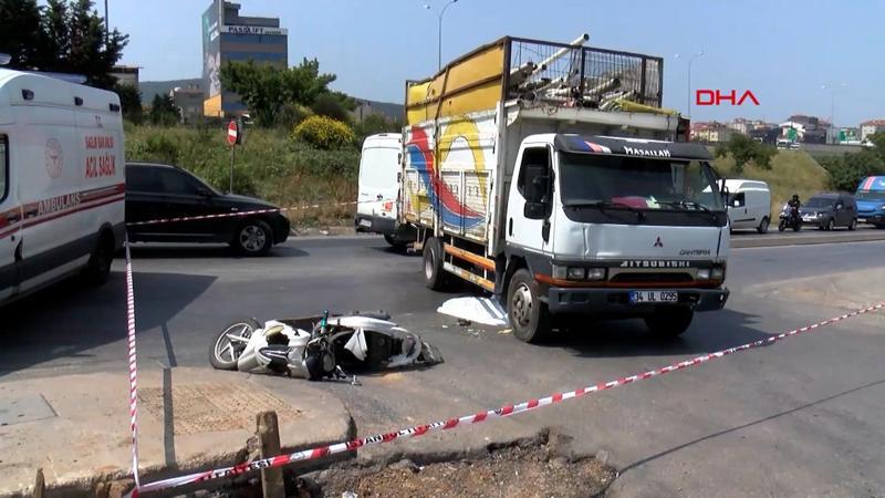 Ümraniye'de kamyonete çarpan motosikletli hayatını kaybetti!
