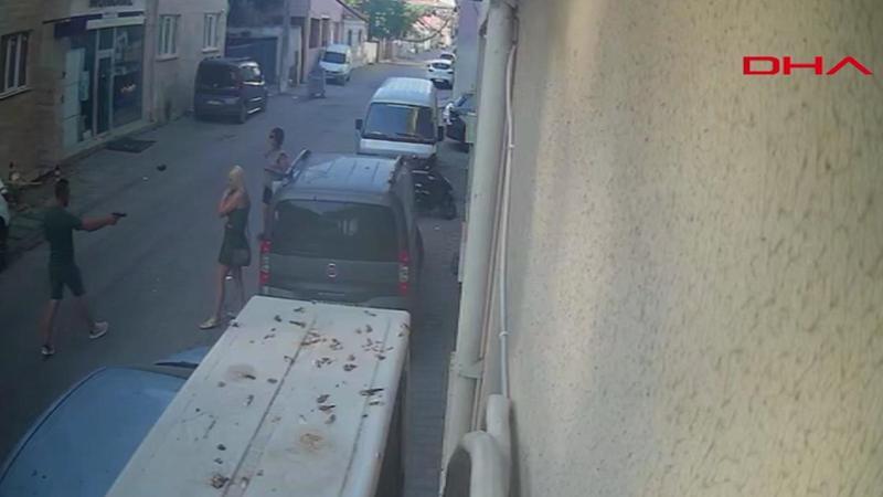 Ayrı yaşadığı eşini yaralayıp mezarlıkta intihar etti! Dehşet anları kamerada!