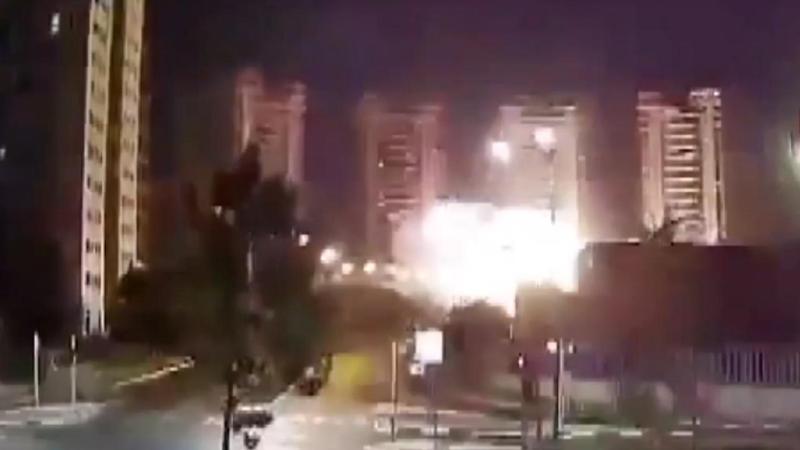 İran’ın İsrail’e fırlattığı balistik füzeler bazı kentlere isabet etti