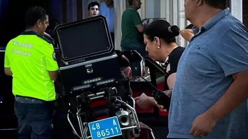 Polise mukavemet gösterdi, annesi “beter ol” dedi