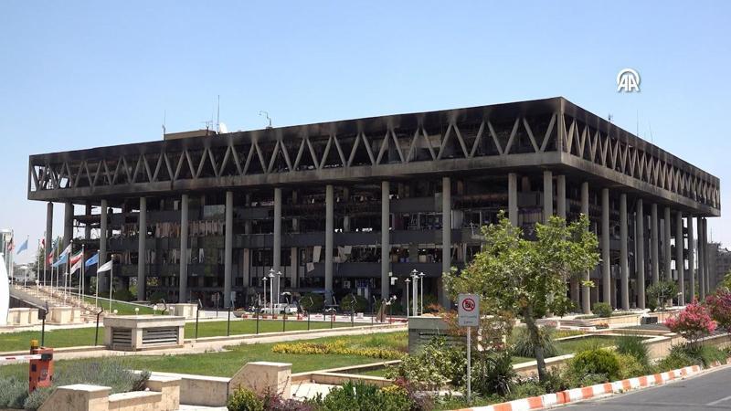 İsrail’in saldırısında hedef alınan Tahran’daki devlet televizyonu binası görüntülendi