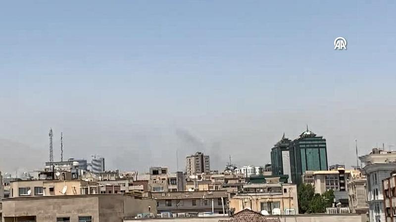 İsrail ordusu, Tahran'a yeni hava saldırıları başlattığını duyurdu
