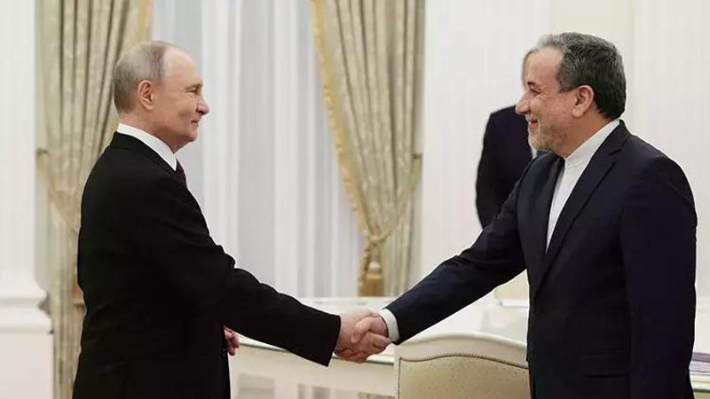 Rusya lideri Putin ve İran Dışişleri Bakanı Erakçi bir araya geldi