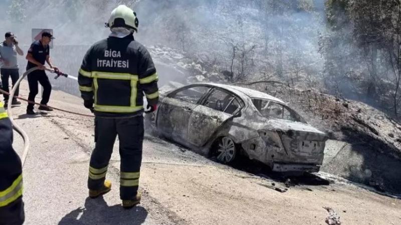 Çanakkale’de otomobil istinat duvarına çarptı: Baba yanarak hayatını kaybetti, anne ile oğlu yaralandı