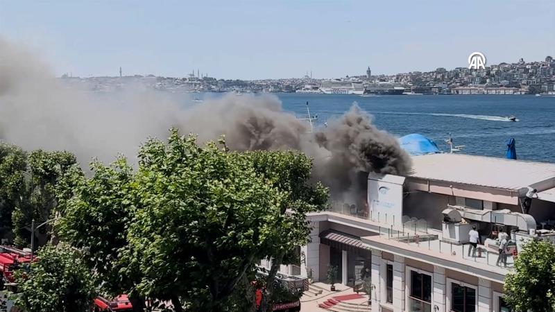 Üsküdar'da sosyal tesiste çıkan yangın söndürüldü