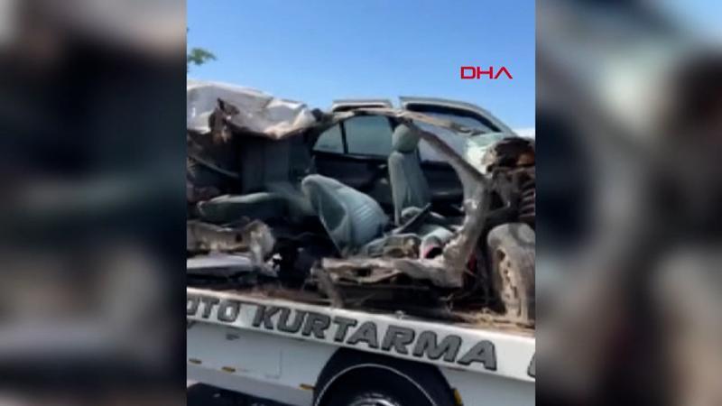 Balıkesir’de feci kaza! Emniyet şeridindeki TIR'a otomobil çarptı: 4 ölü