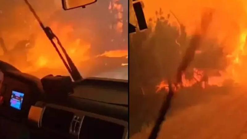 Buca'daki orman yangını 2'nci gününde; ekipler alevlerin arasında kaldı