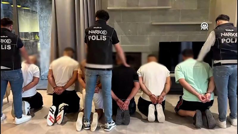 Bakan Yerlikaya, 3 ayrı organize suç örgütüne yönelik operasyonda 20 şüphelinin yakalandığını bildirdi
