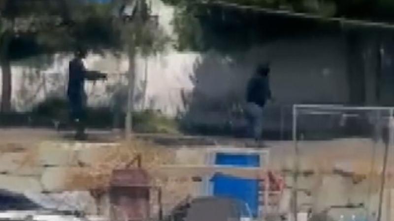 Küçükçekmece'de balıkçı barınaklarında silahlı saldırı kamerada