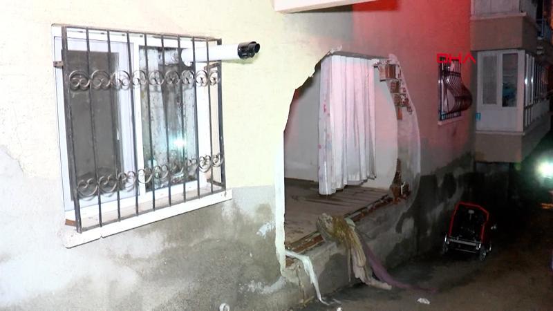 Ankara'da sağanak sele neden oldu; evin oda duvarı yıkıldı: o anlar kamerada!