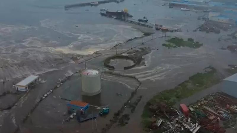 Rusya'daki deprem bir kasabayı sular altında bıraktı!