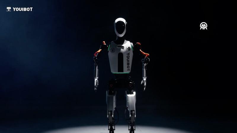 Çinli araştırmacılar, aynı anda birçok iş yapabilen "tek beyin-çoklu form" konseptli robot üretti