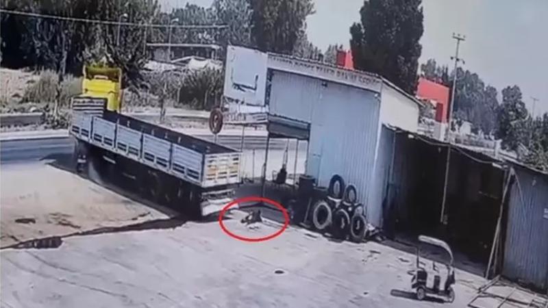 Tamir sırasında hareket eden TIR'ın altında kalan 16 yaşındaki işçi öldü