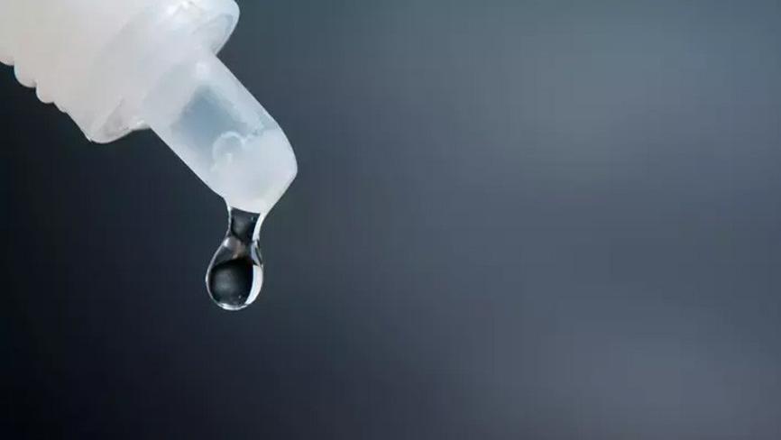 Göz damlası orucu bozar mı Oruçluyken göz damlası kullanılır mı Diyanet yanıtladı