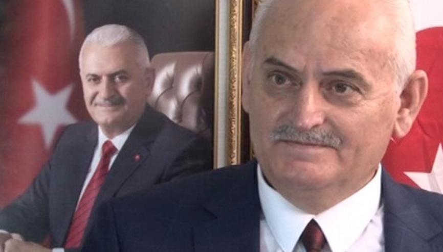 Başbakana ikizi kadar benziyor