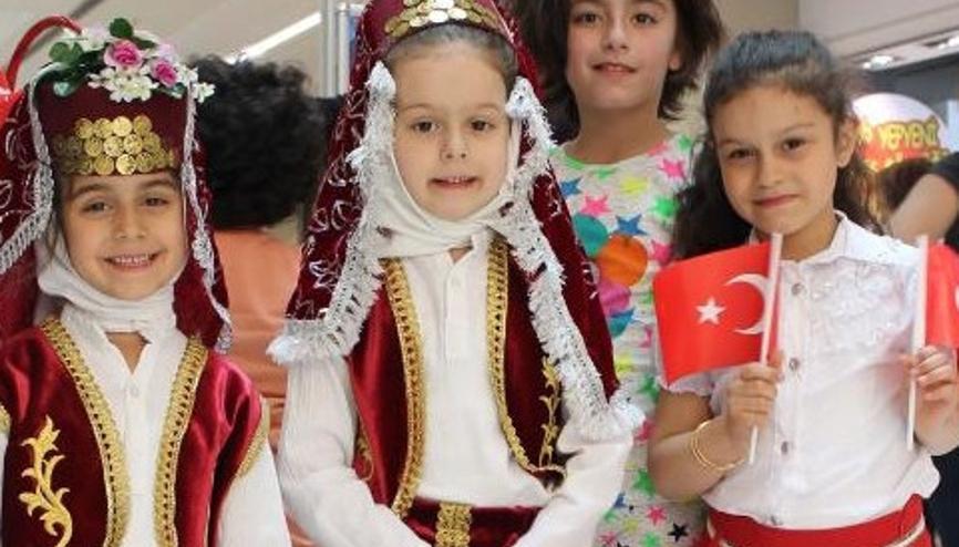 23 Nisan İzmir Parkta kutlanır