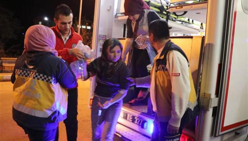 Yurtta yedikleri yemekten rahatsızlanan 14 kız öğrenci hastanede