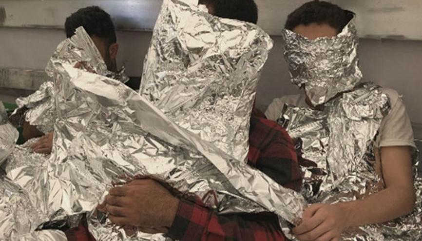 Kaçak göçmenleri saklamak için alüminyum folyoya sardılar