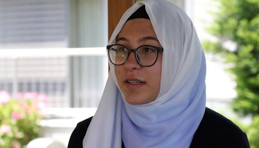 Tek vatanımız var diyerek şehit olan babasıyla gurur duyuyor