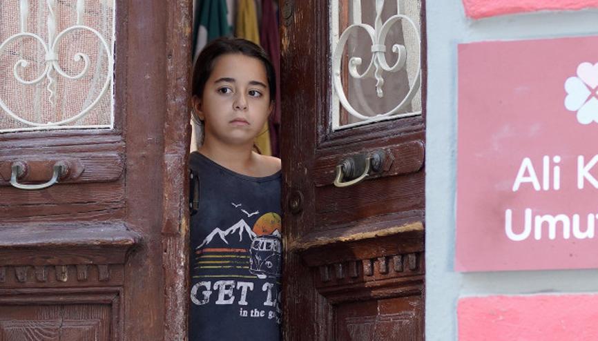 Çocukluk dizisi oyuncuları kimdir Çocukluk oyuncuları ve konusu