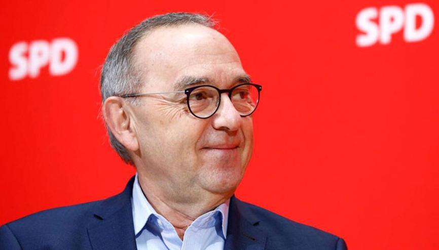 Korona gerilimi tırmanıyor: ‘Merkel koordinasyonda başarısız’