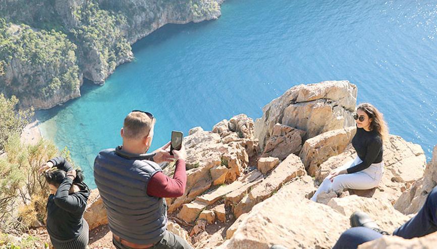 Kelebekler Vadisi’nde ölümüne poz