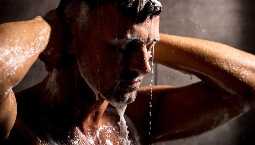 Asırlık tartışma: Duş sabah mı alınmalı gece yatmadan mı